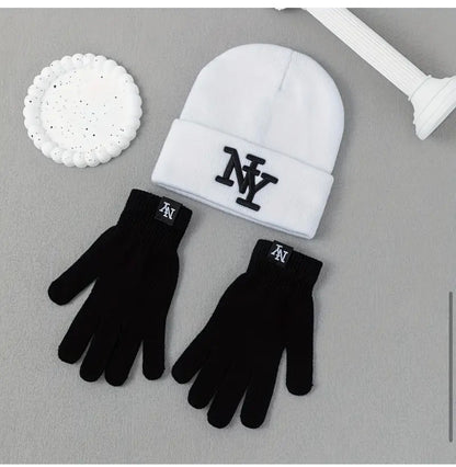 1 Ensemble Bonnet et Gants d'Hiver.