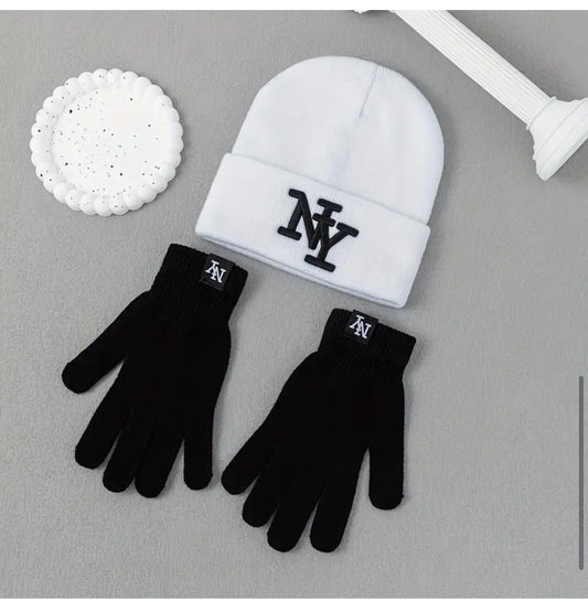 1 Ensemble Bonnet et Gants d'Hiver.