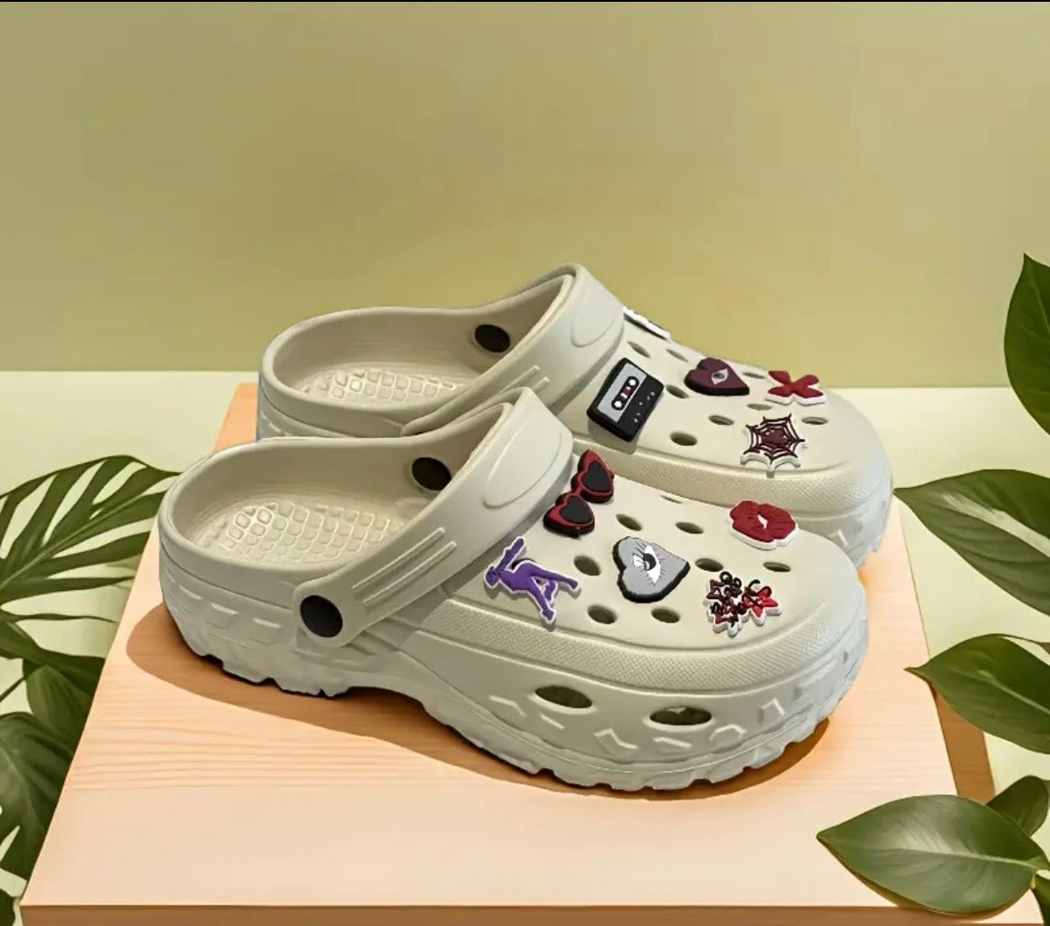 Sandales Légères pour Femmes en EVA avec Charmes Mignons Cœur et Patte de Chat