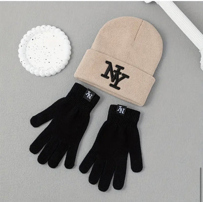 1 Ensemble Bonnet et Gants d'Hiver.